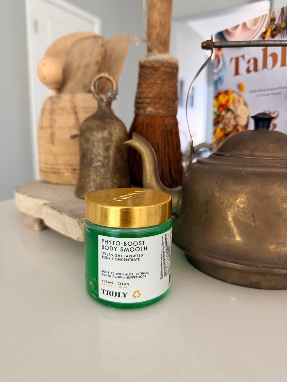 TRULY Phyto-Boost Body Smooth - Green Jar with Gold Lid
